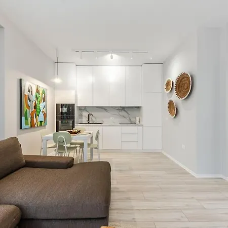 The Funky By Pikhost * Тирана