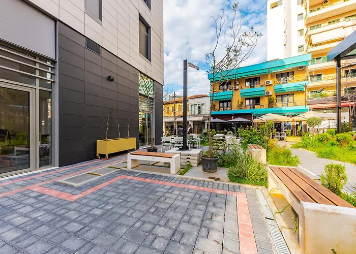 The Funky By Pikhost ティラナ