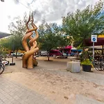 The Funky By Pikhost Apartman Tirana