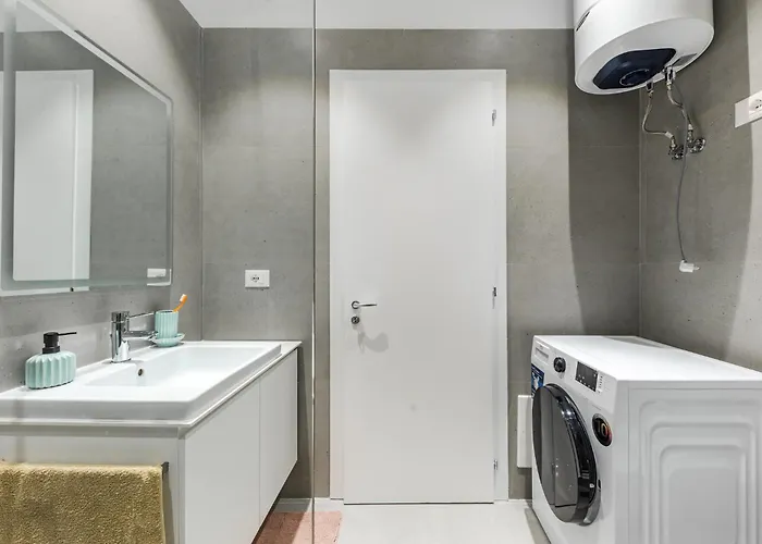 The Funky By Pikhost * Tirana